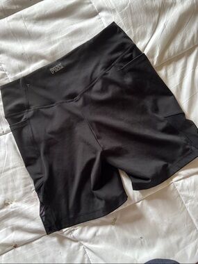 Victoria’s Secret Pink Bike shorts w/pockets